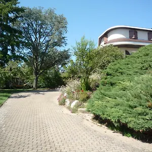 La Maison Des Bonheurs Couette-café